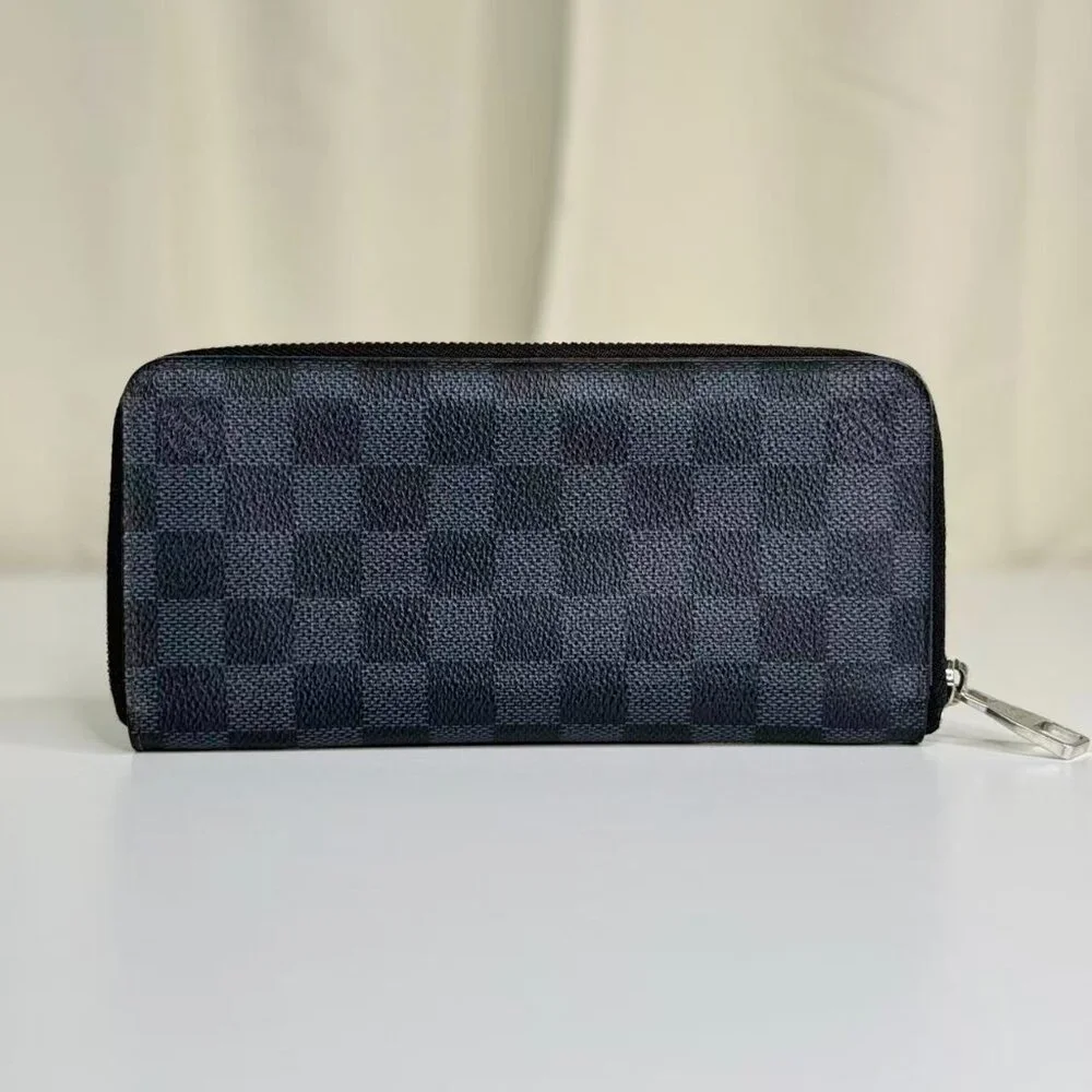 Louis Vuitton Damier Graphite Wallet with Classic Checkerboard Design